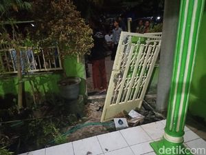 Pasangan Selingkuh Didenda Rp 20 Juta Tapi Massa Tetap Rusak Balai Desa, Kenapa?
