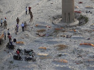 Banyak Mayat di Tepi Sungai Gangga, Diyakini Tak Terkait Corona