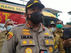 PPKM Darurat, Polres Tangsel Bagikan 20 Ton Sembako ke Warga Isoman