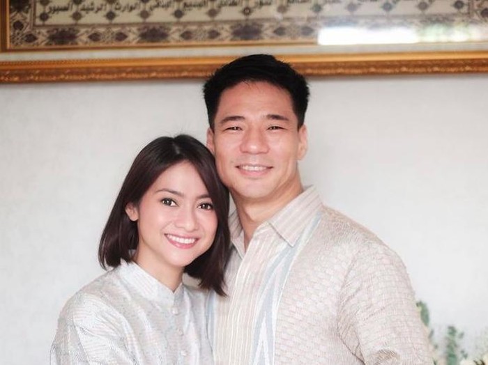 Rini Yulianti dan suami Korea