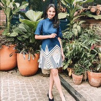 Sabrina Anggraini menjadi salah satu finalis Puteri Indonesia 2019 yang unik karena latar belakang pendidikan dan profesinya di bidang teknologi. Sabrina mengembangkan kemampuannya di bidang IT dalam kegunaan sosial dengan mendirikan sebuah komunitas bernama Kultara (Kultur Nusantara), yakni sebuah kegiatan traveling berbasis misi sosial. Foto: Dok. Instagram @sabrinaanggraini