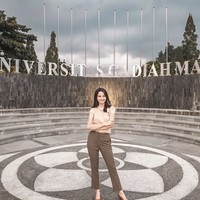 Sabrina merupakan sarjana lulusan Ilmu Komputer Universitas Gadjah Mada (UGM). Wanita 25 tahun itu sempat diremehkan dan mendapat cibiran saat memenangkan kompetisi teknologi di London. Foto: Dok. Instagram @sabrinaanggraini