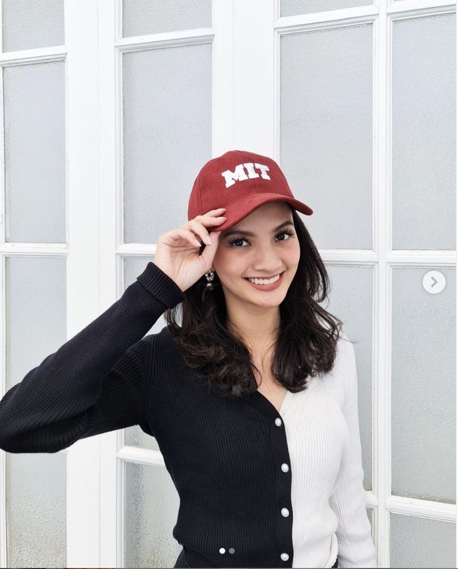 Kini Sabrina Anggraini membuktikan lagi kemampuannya dengan diterimanya dirinya di kampus teknologi terbaik dunia Massachusetts Institute of Technology (MIT), Amerika Serikat. Foto: Dok. Instagram @sabrinaanggraini