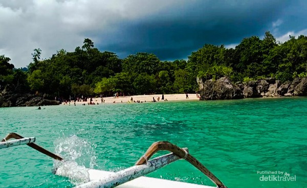 Pantai Bambarano, Si Cantik yang Populer Saat Lebaran