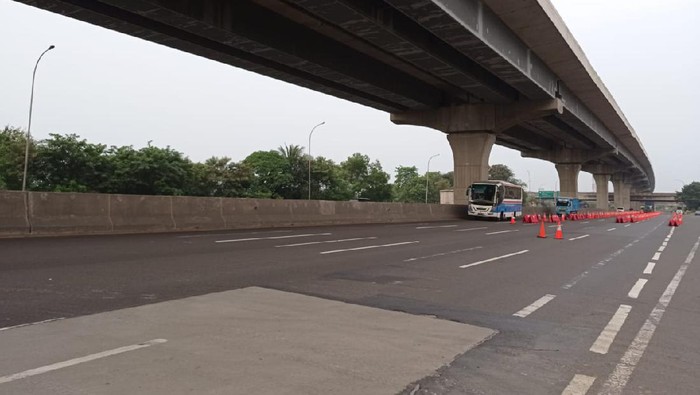 Tol Jakarta Cikampek Km 34B Lengang Sore Ini