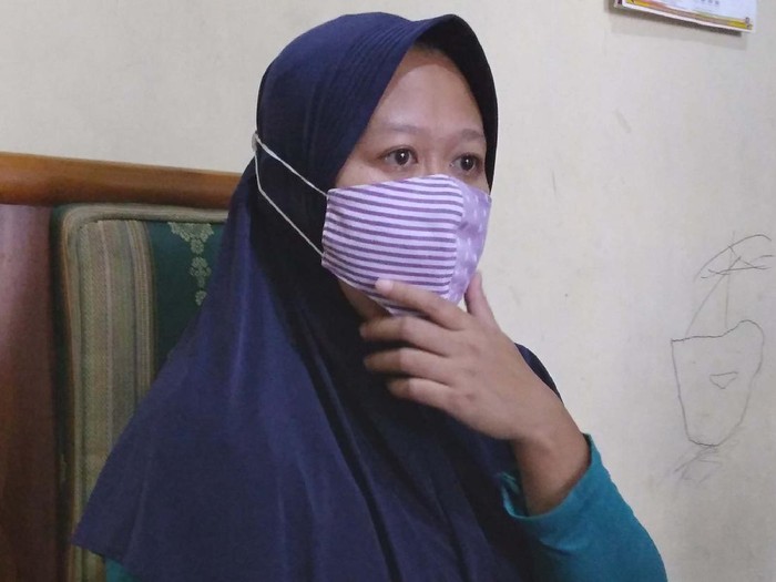 Warga Malang, Jawa Timur, Melati, diteror 24 debt collector hingga nyaris bunuh diri