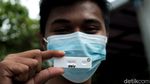 Aksi Superman Keliling Kampung Ingatkan Pemudik Tes Antigen