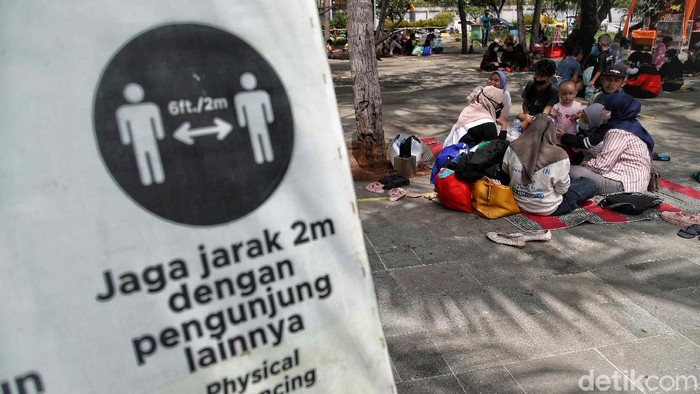 Kawasan rekreasi Taman Impian Jaya Ancol dibuka pada hari ini dengan menerapkan perketat protokol kesehatan.