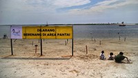 Di kawasan Ancol juga diberikan pagar untuk memasuki kawasan pantai dan akan dilakukan penghitungan jumlah sesuai dengan kapasitas areal.