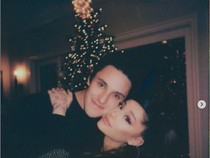 Ariana Grande dan Dalton Tetap Komunikasi Meski Pernikahan Diisukan Kandas