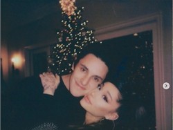 Ariana Grande Resmi Cerai dan Harus Membayar Mantan Suaminya Rp 19 M