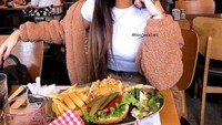 Kabar bahagia tersebut tentunya disambut bahagia oleh penggemarnya. Pelantun Side to Side tersebut dikenal memiliki wajah yang imut dan menggemaskan. Foto: Instagram @Arianagrande