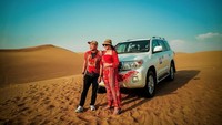 Kurang lengkap rasanya jika ke Dubai tapi tak menikmati indahnya gurun pasir di sana. Dok. Instagram/ashanty_ash