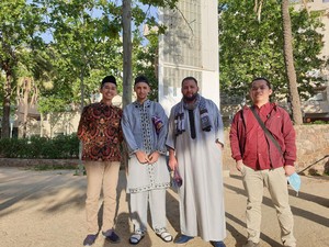 Kisah Mahasiswa RI Lebaran di Spanyol: Diajak Foto Usai Sholat Id karena Batik