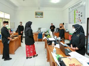 Kembali Sidak ke OPD, Bupati Ipuk: Masih Ada Komplain, Ayo Perbaiki Kinerja