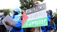Aksi ini untuk mengecam serangan yang dilakukan Israel ke Palestina.
