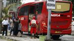 Bus AKAP Disemprot Disinfektan di Terminal Kampung Rambutan