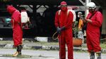 Bus AKAP Disemprot Disinfektan di Terminal Kampung Rambutan