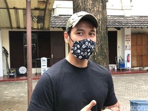 Chicco Jerikho Ikut Main Boneka dan Berubah Mellow karena Anak Perempuan