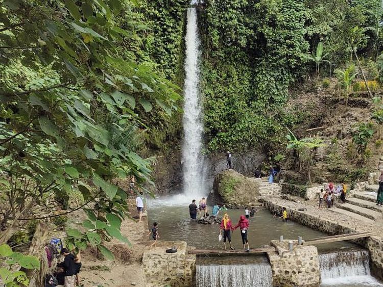Foto: Curug Tertinggi di Cirebon yang Kamu Belum Tahu
