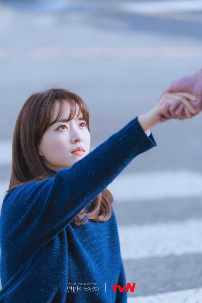 Myul Mang pun meminta bantuan Tak Dong Kyung untuk menghancurkan dunia seperti keinginannya. Sadar hidupnya tersisa 100 hari, ia akhirnya menandatangani kontrak sang dewa. Foto: dok. tvN