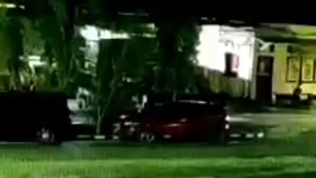 Heboh video rekaman CCTV di kantor Polres Pinrang, Sulawesi Selatan pada Selasa (11/5) lalu. Dalam video tersebut, sebuah mobil yang tengah terparkir tiba-tiba bergerak sendiri tanpa pengemudi.