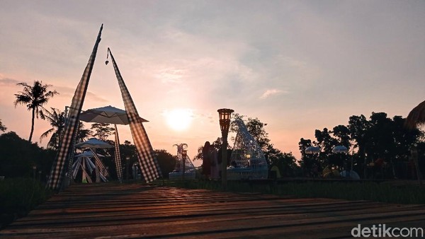 Untuk reservasi dinner, harga minimumnya Rp 300 ribu. Nanti menu masakannya setiap minggu berubah-ubah temanya. Saat ini, masih dilakukan menyempurnakan beberapa fasilitas di Kampung Sabin. (Sudirman Wamad/detikTravel)