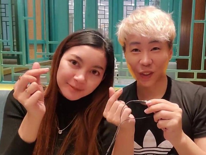 Kisah pria asal Korea yang sudah menjadi mualaf. Kisah pria asal Korea yang sudah menjadi mualaf.