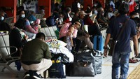 Sebelumnya kondisi Terminal Kampung Rambutan sempat terlihat sepi dari aktivitas penumpang bus pada periode larangan mudik Lebaran yang dimulai dari tanggal 6 - 17 Mei 2021. 