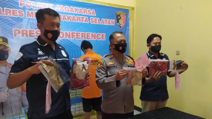 Konferensi pers di Polsek Jagakarsa (Adhyasta-detikcom)