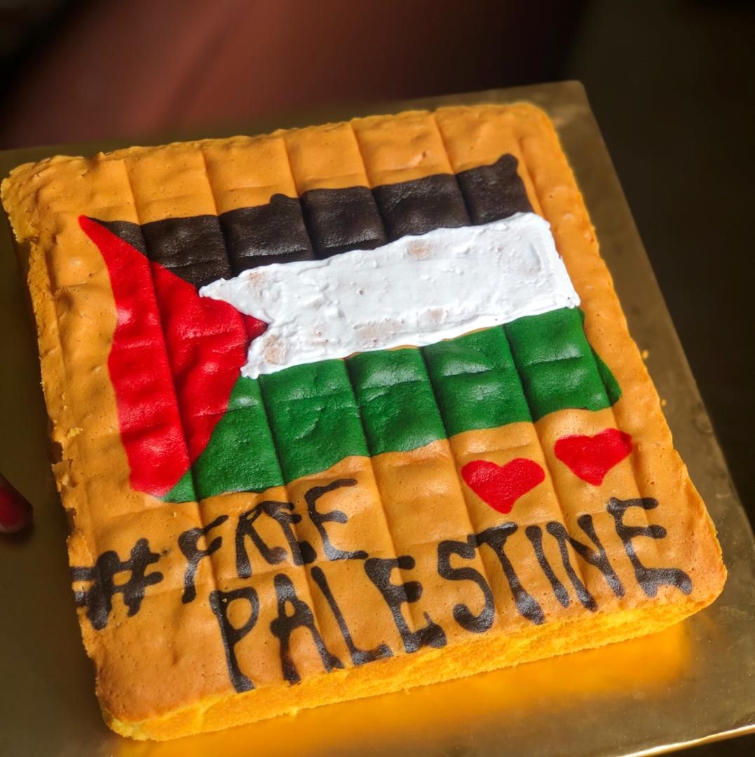 Keren! Dukung Palestina, Baker Ini Bikin Kue Bergambar Bendera Palestina