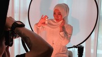 Followers Instagram-nya yang menyentuh angka ratusan ribu membuat Liza Aditya juga jadi salah satu selebgram verified dengan centang biru. (Foto: dok. Instagram @lzadtya) 