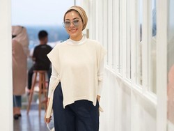 10 Transformasi Gaya Liza Aditya Hingga Putuskan Lepas Hijab