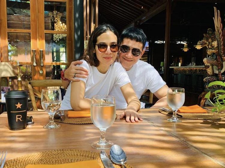 Makin Romantis! Kompaknya Vino G. Bastian dan Marsha Timothy Saat Makan Bareng