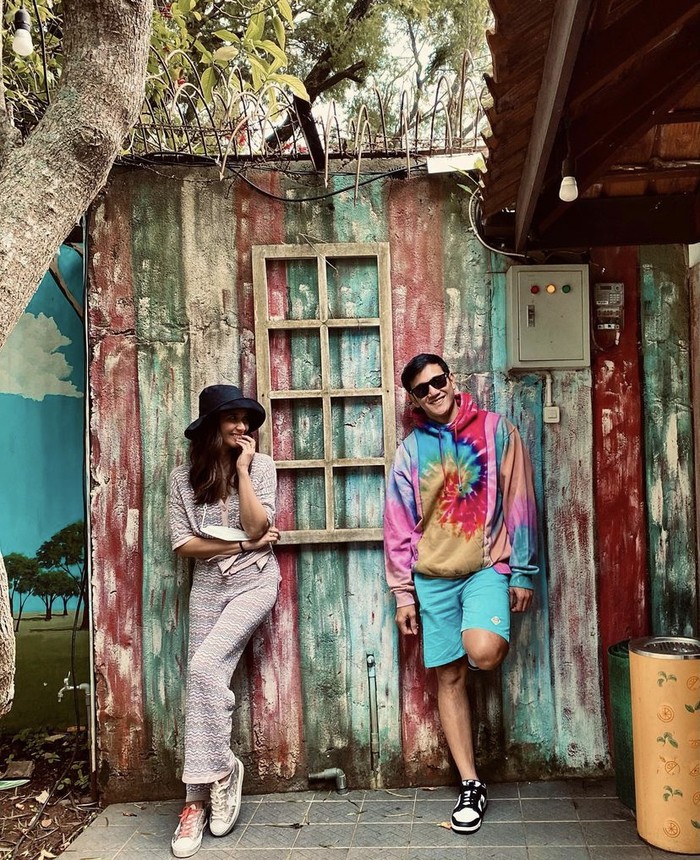 Makin Romantis! Kompaknya Vino G. Bastian dan Marsha Timothy Saat Makan Bareng Makin Romantis! Kompaknya Vino G. Bastian dan Marsha Timothy Saat Makan Bareng