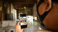 Rumah singgah (Homestay) berukuran 250 meter persegi yang berkonsep perpaduan rumah Osing dengan ornamen Bali itu, dijual Rp750 juta sedangkan 50 persen hasil penjualannya akan didonasikan untuk Palestina.  