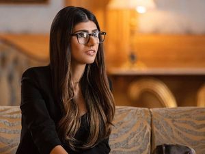 Mia Khalifa Dipecat dari Playboy gegara Vokal Bela Palestina