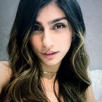 Di luar industri film porno dan YouTube, wanita 28 tahun ini pernah bekerja sebagai pengacara dan presenter olahraga. Foto: Instagram/@miakhalifa