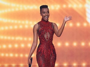 Memesona, Zozibini Tunzi Pakai Gaun Tex Saverio di Miss Universe 2020