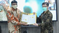 Penyelesaian transaksi ini mengikuti persetujuan pemegang saham Indosat Ooredoo yang diberikan dalam Rapat Umum Pemegang Saham Luar Biasa (RUPSLB) tanggal 11 Mei 2021 di Jakarta.