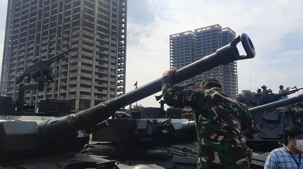 Pangdam Jaya cek latihan tempur prajuritnya di Meikarta