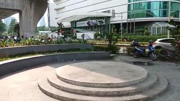 Panggung dan ampiteater seni di kolong JLNT Casablanca, Kuningan, Jakarta Selatan.