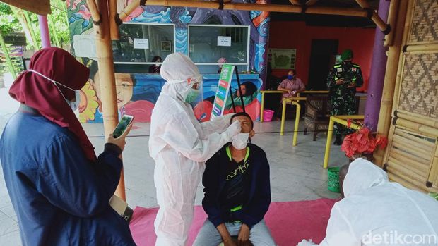Pengunjung Wisata Air dan Pedagang di Klaten Dijaring Rapid Antigen, Ini Hasilnya