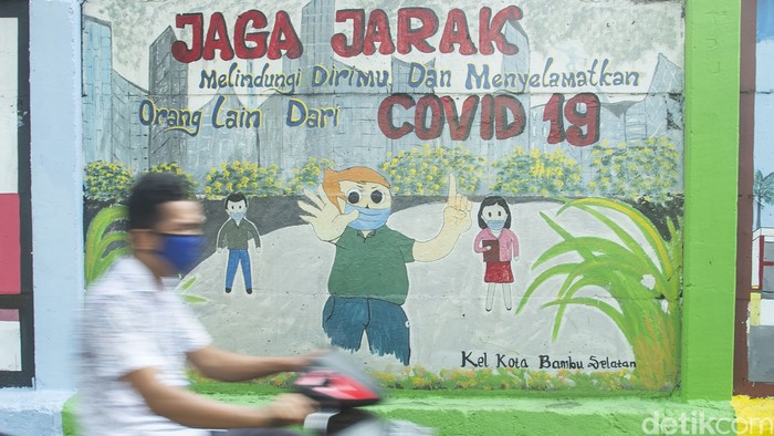 Pemprov DKI kembali memperpanjang PPKM Mikro hingga 31 Mei 2021. Hal ini dilakukan unt8uk mengantisipasi lonjakan kasus aktif COVID-19 usai Lebaran.