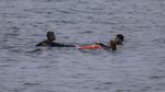 Momen Ribuan Migran Maroko Berenang ke Spanyol