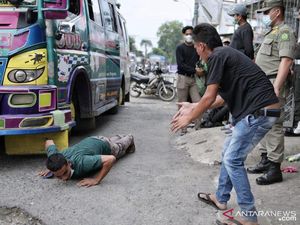 Ketahuan! 3 Pemudik Medan Ngumpet di Atap Bus agar Lolos Penyekatan