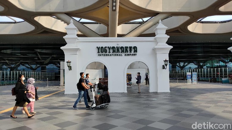 Suasana Bandara Yogyakarta International Airport (YIA) Kulon Progo sehari usai larangan mudik Suasana Bandara Yogyakarta International Airport (YIA) Kulon Progo sehari usai larangan mudik, Selasa (18/5/2021)