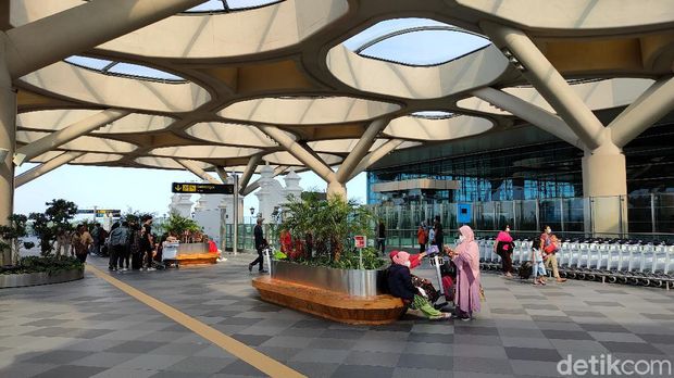 Suasana Bandara Yogyakarta International Airport (YIA) Kulon Progo sehari usai larangan mudik, Selasa (18/5/2021)