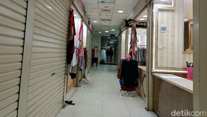 Suasana Pasar Tanah Abang, Selasa