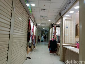 Hari Pertama Dibuka Lagi, Pasar Tanah Abang Sepi